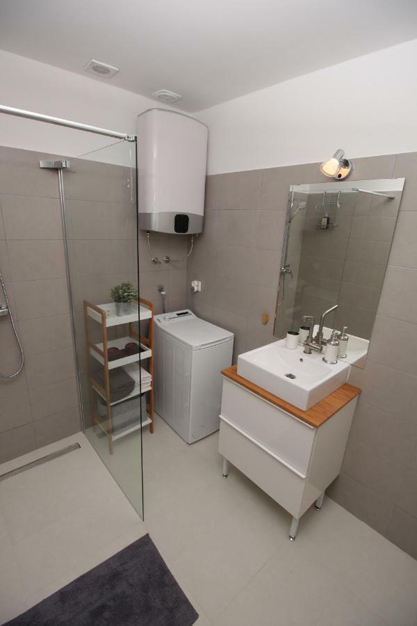 Apartment Lavanda **** Podgreben Esterno foto